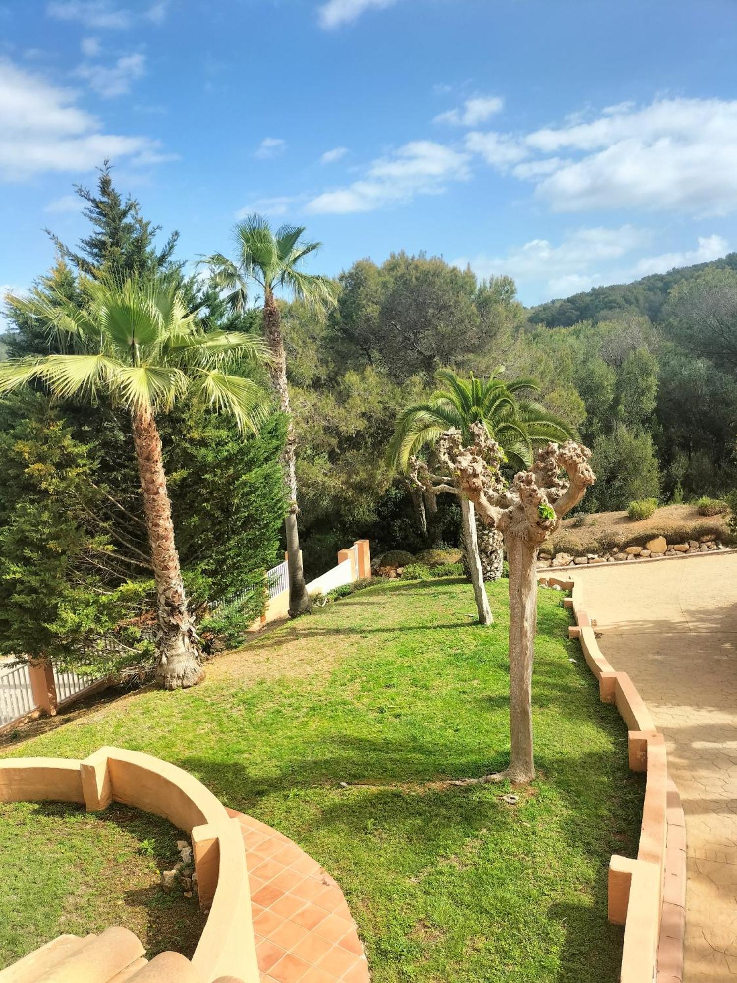 Son Bou By The Sea; Home With A Private Garden 外观 照片